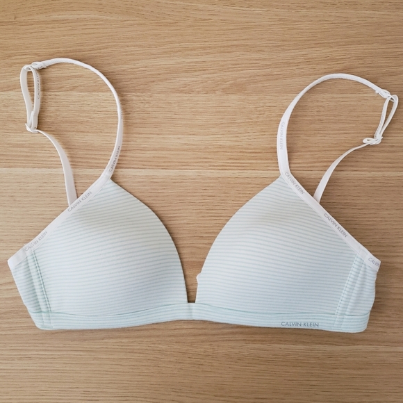 Calvin Klein Intimates & Sleepwear New Calvin Klein Wireless Bra M